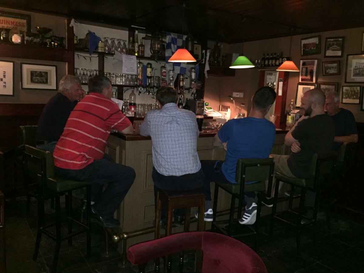 Carey'S Bar & Farmhouse Kilkenny Border Oldleighlin Buitenkant foto